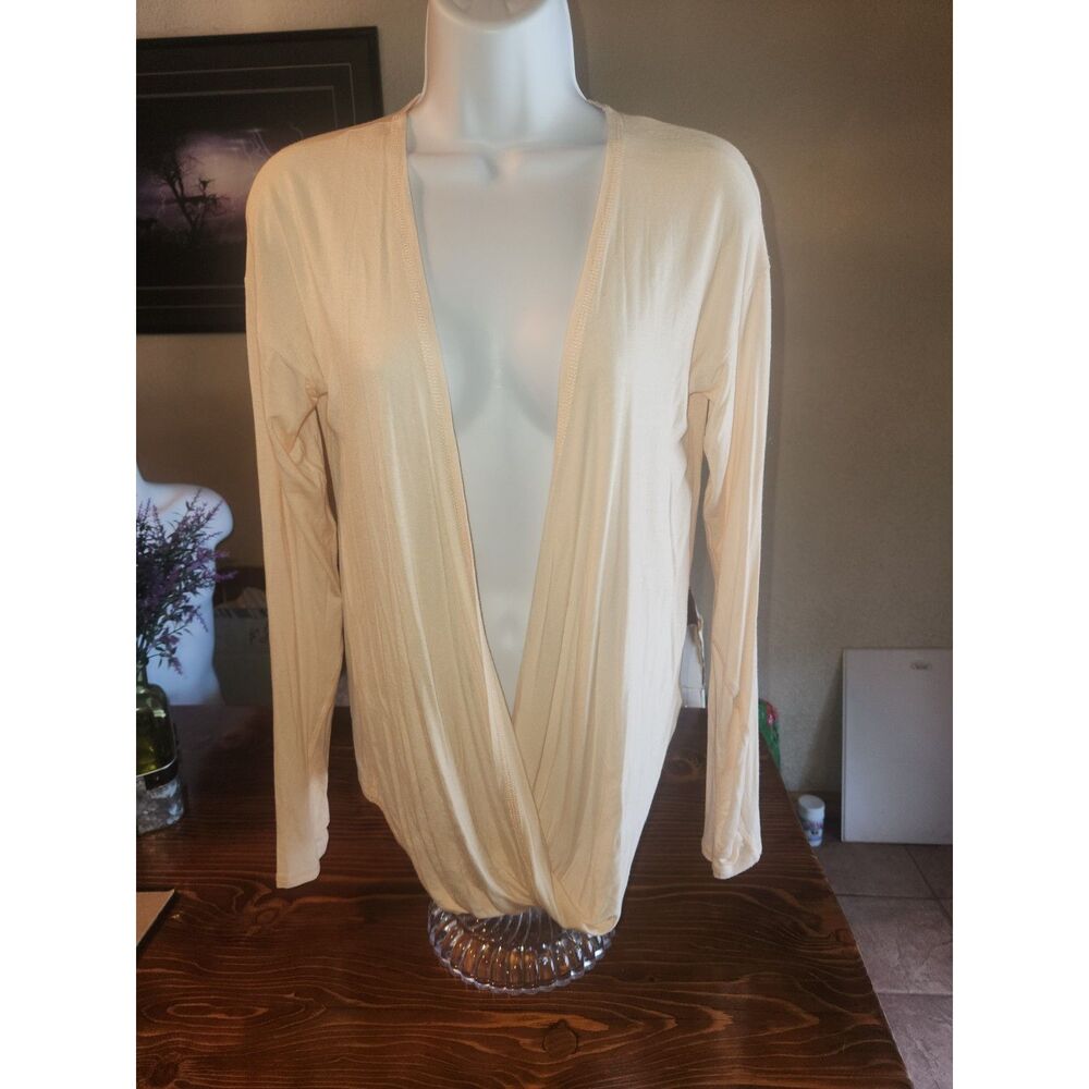 NWT Forever 21 Light Pink Long Sleeve Top Womens Size M Medium Soft Basic Knit